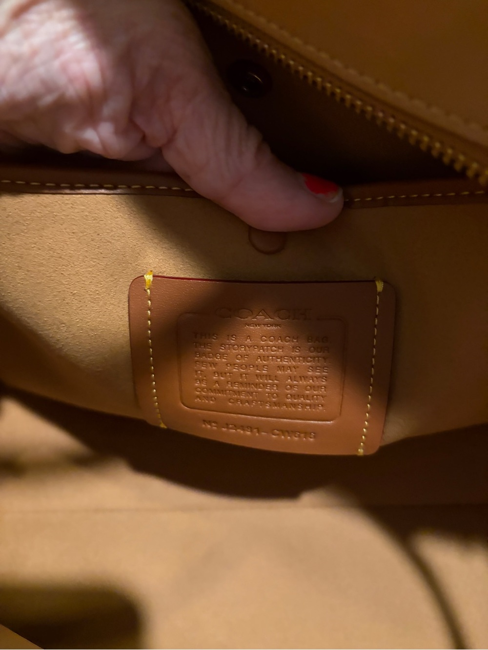 Soft Empire Carryall Bag 40  HONEY TAN with burnished details - Picture 5 of 9